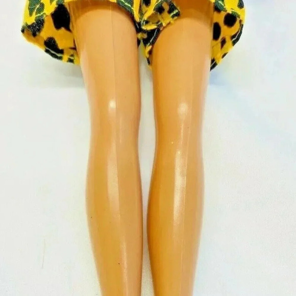 MATTEL BARBIE Doll Blond Hair Blue Eyes 2 Piece Outfit 12" Tall Used Free Ship - Picture 5 of 12